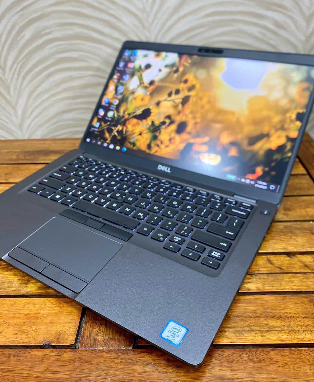 Dell Dell Latitude 5401 - View 2